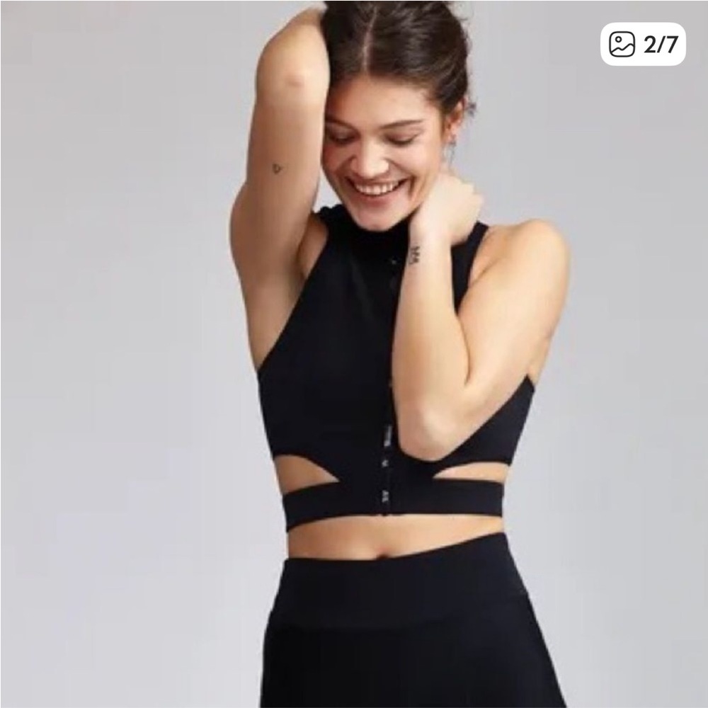 Cushnie Et Ochs Iris Black Cutout zip crop Top